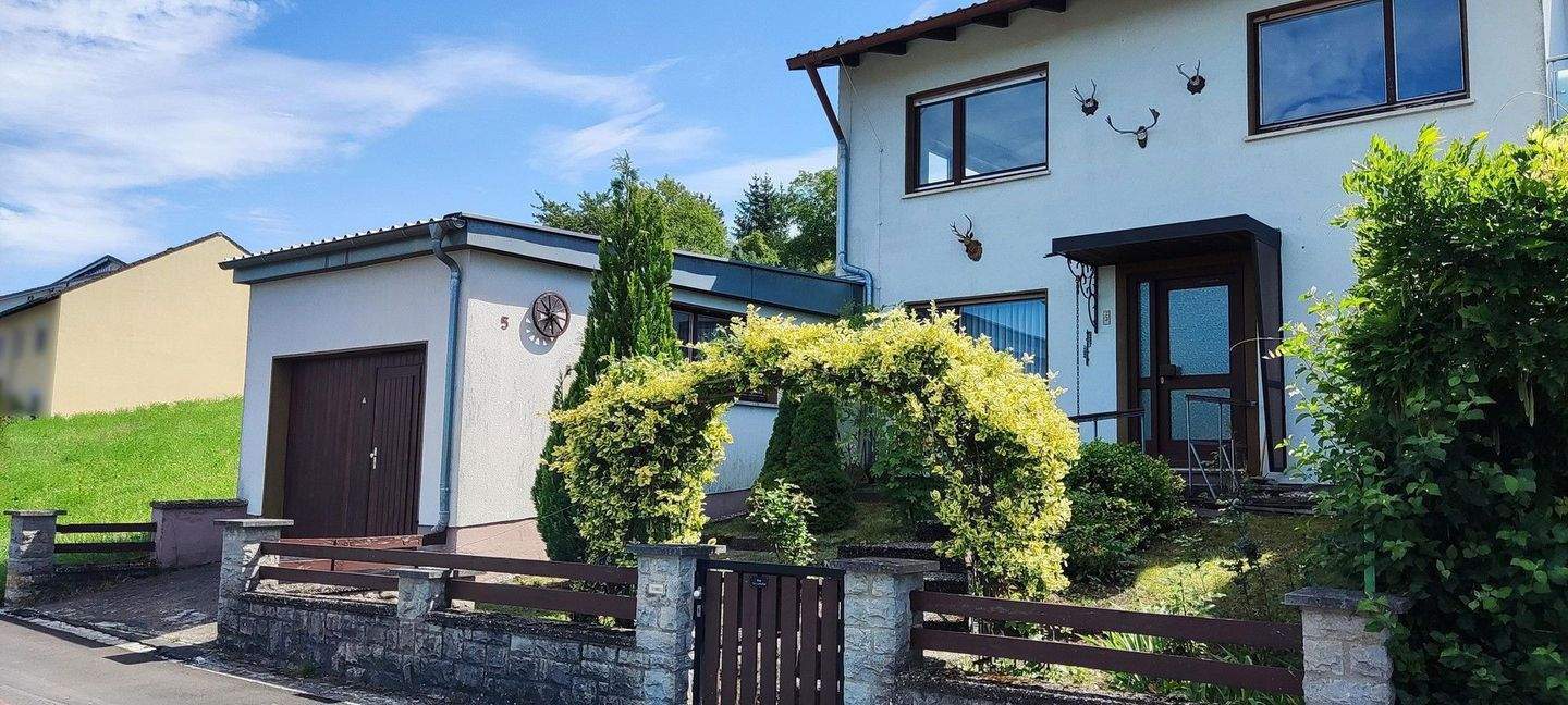 Einfamilienhaus in ruhiger Lage, mit traumhaftem Ausblick und viel Entwicklungspotenzial