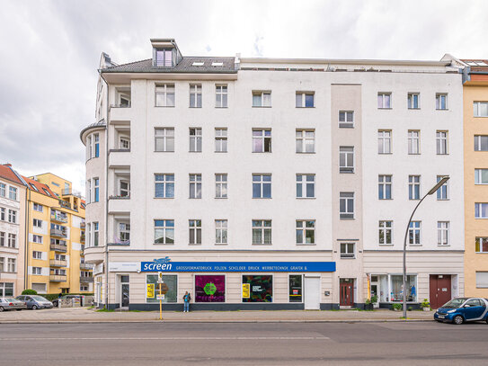 Renovierter 50er-Jahre-Bau mit optimalen Wohnkonzepten - freie 2-Zi.-Wohnung mit Balkon