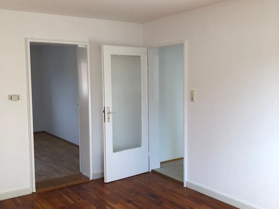 Ruhige Zweizimmer-Küche-, Bad-Wohnung in Augsburg, Pfersee