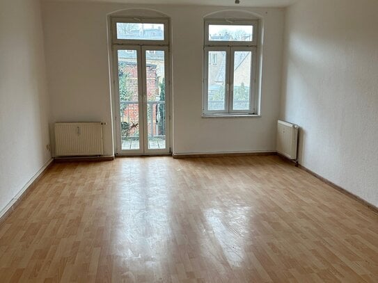 ++ 3-Raum-Wohnung mit Balkon und Pkw-Stellplatz ++