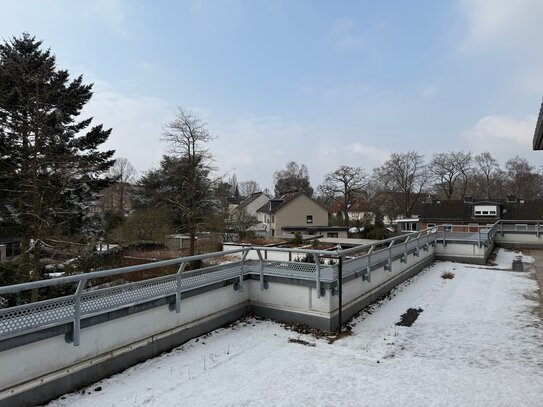 Wunderschöne Dachterrassenwohnung - Wohnen im Grünen mit exzellenter Anbindung!