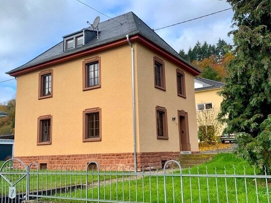 Charmantes Einfamilienwohnhaus im Jugendvillen-Stil !