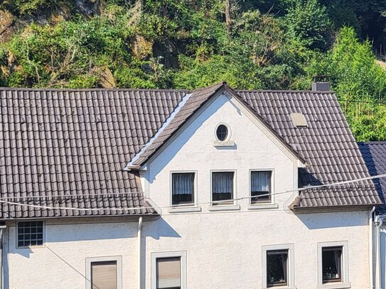 Kleines eigenes Haus mit Platz als Alternative zur Eigentumswohnung mit extra Gartenstück und Garage in Mettlach-Saarhö…