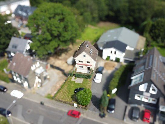 Kompaktes Einfamilienhaus in Remscheid - Günstiger Einstieg, wenig Arbeit, viel Potenzial