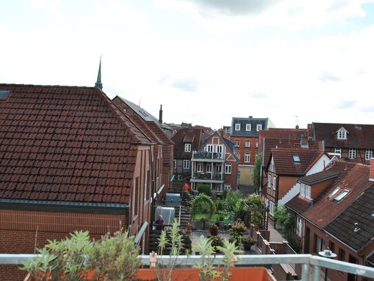 Tolle 2-Zimmer Wohnung in zentraler Lage mit traumhaften Balkon-Ausblick