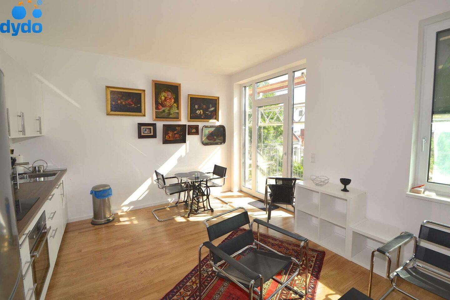 Diese wunderschöne vollmöblierte Zweizimmerwohnung in bester Kiez Lage wartet auf Ihren Einzug - Photo 1