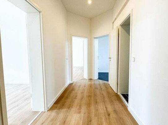 **Erstbezug nach Sanierung! 4-Zimmer auf 98m² - Top Wohnung in Top Lage**