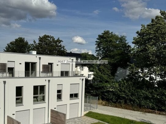 Reihenendhaus . Energie Effizienshaus . 5 Zi . ca. 135 m² Wfl. . Dachterrasse + Südlage Garten .