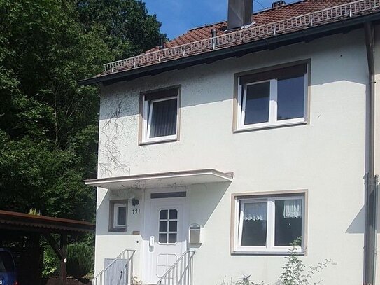 Reihenendhaus in Traumlage am Kellerwald