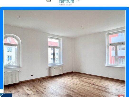 Tolle ganz frisch renovierte 3 Raumwohnung mit Wohnküche, neuem Parkett und Balkon