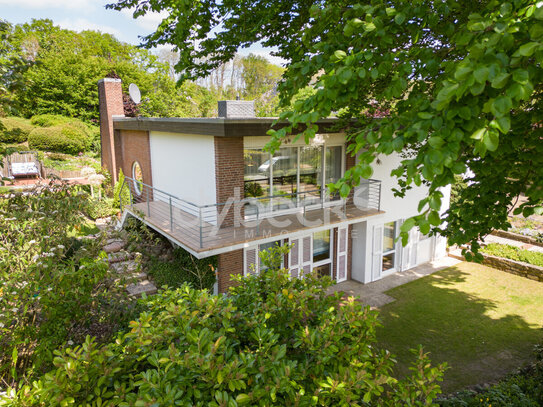 Wohnen wie im Urlaub: Architektenhaus auf traumhaftem Grundstück.