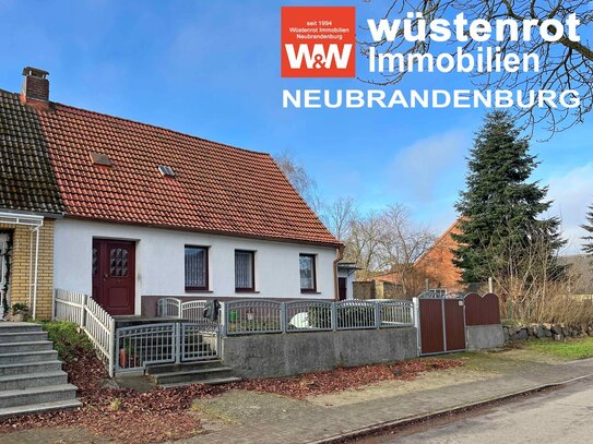 DOPPELHAUSHÄLFTE MIT EINBAUKÜCHE + GROSSEM DACHBODEN + TERRASSE + GARAGE +GRUNDSTÜCK