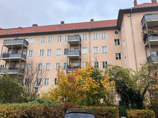 Bezugsfreie 2,5 Zimmer-Wohnung mit Balkon & Dachgeschoss provisionsfrei Friedenau