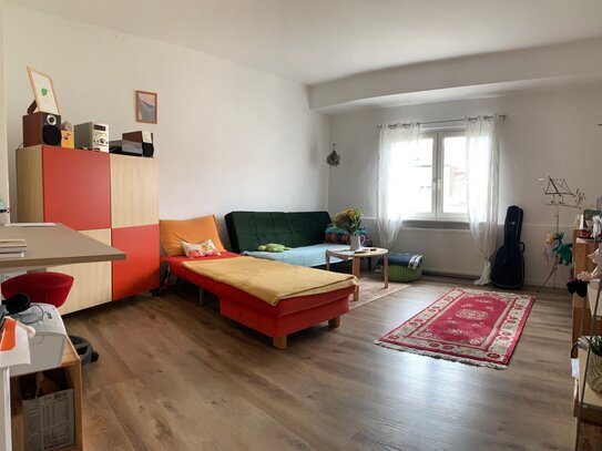 Nibelungenviertel Haustiere erlaubt WGs / Paare: Sonnige & hübsch Altbau mit Loggia Balkon saniert 3 Zimmer 79 m²