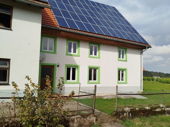 5 Zimmer Wohnung im Bauernhaus mit Gewölbekeller, Garten, 2 Stellplätzen und herrlicher Aussicht!