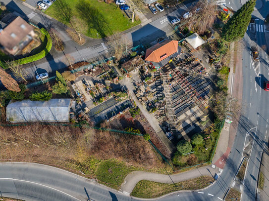 Ca. 3000 m² UMZÄUNTE FREIFLÄCHE IN SEHR GUTER LAGE