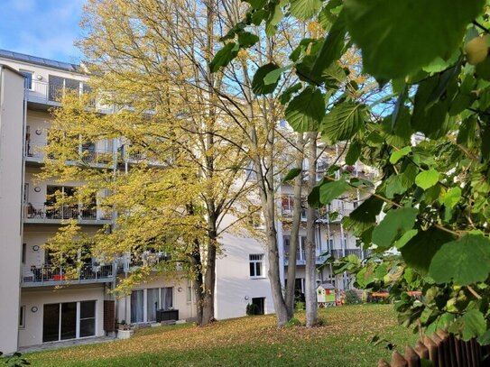 *** Tolle Dachgeschosswohnung mit Balkon und Aufzug