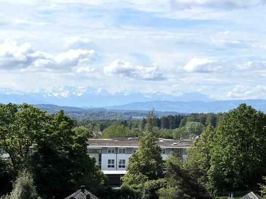 Sonnige und ruhige 4 Zimmer Wohnung mit traumhafter Aussicht