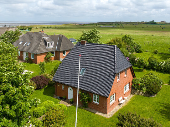 Einfamilienhaus mit tollem Blick auf das Morsumer Kliff - ideal auch als Baugrundstück