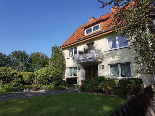 Mehrfamilienhaus mit Blick in die Natur