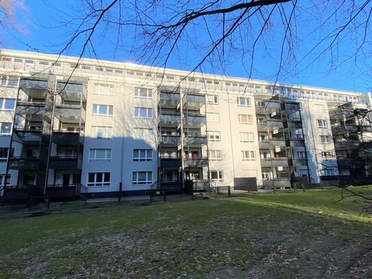 *** Das werden Sie mögen! Erdgeschoss mit Sonnenbalkon + Terrasse! ***