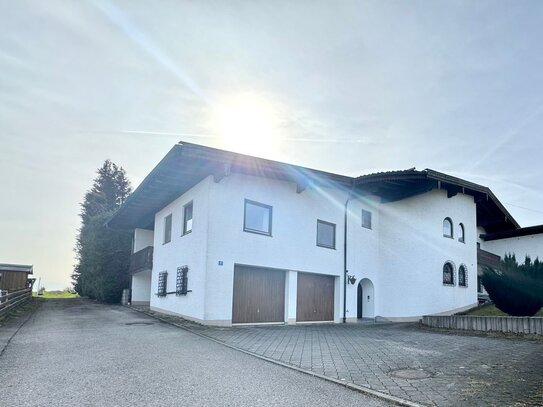 Großzügiges Anwesen mit viel Potential, Indoorpool und Bergblick