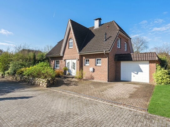 Familienhaus im Bestzustand mit ca. 122 m² Wohn- u. Nutzfläche im idyllischen Ehndorf bei Neumünster