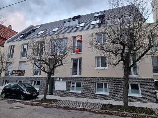 *** Schicke Dachgeschoss-Wohnung, bequem erreichbar mit Aufzug ***