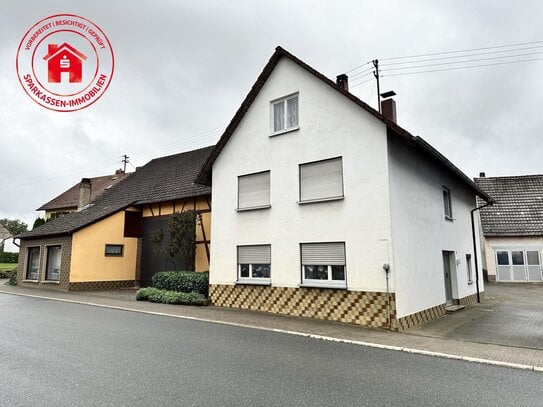 Wohnhaus mit Nebengebäude und Scheune in zentraler Lage von Hundheim