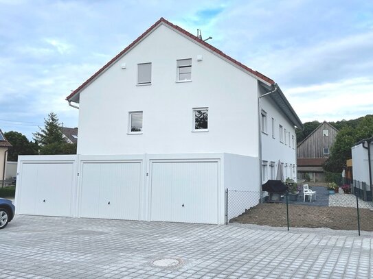 Neubau - Reihenendhaus mit Einzelgarage und Stellplatz - PV und Speicher - TOP-Modern!