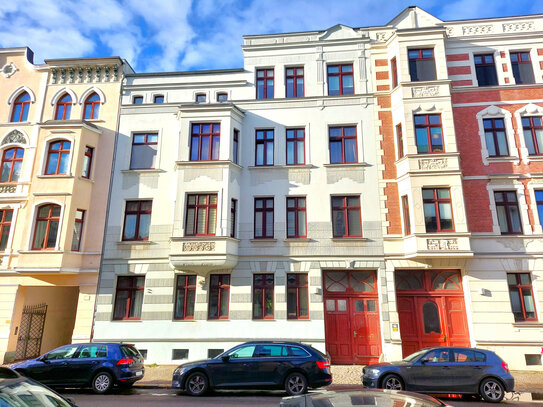 DG in Stadtfeld mit Balkon und überdachtem KFZ-Stellplatz