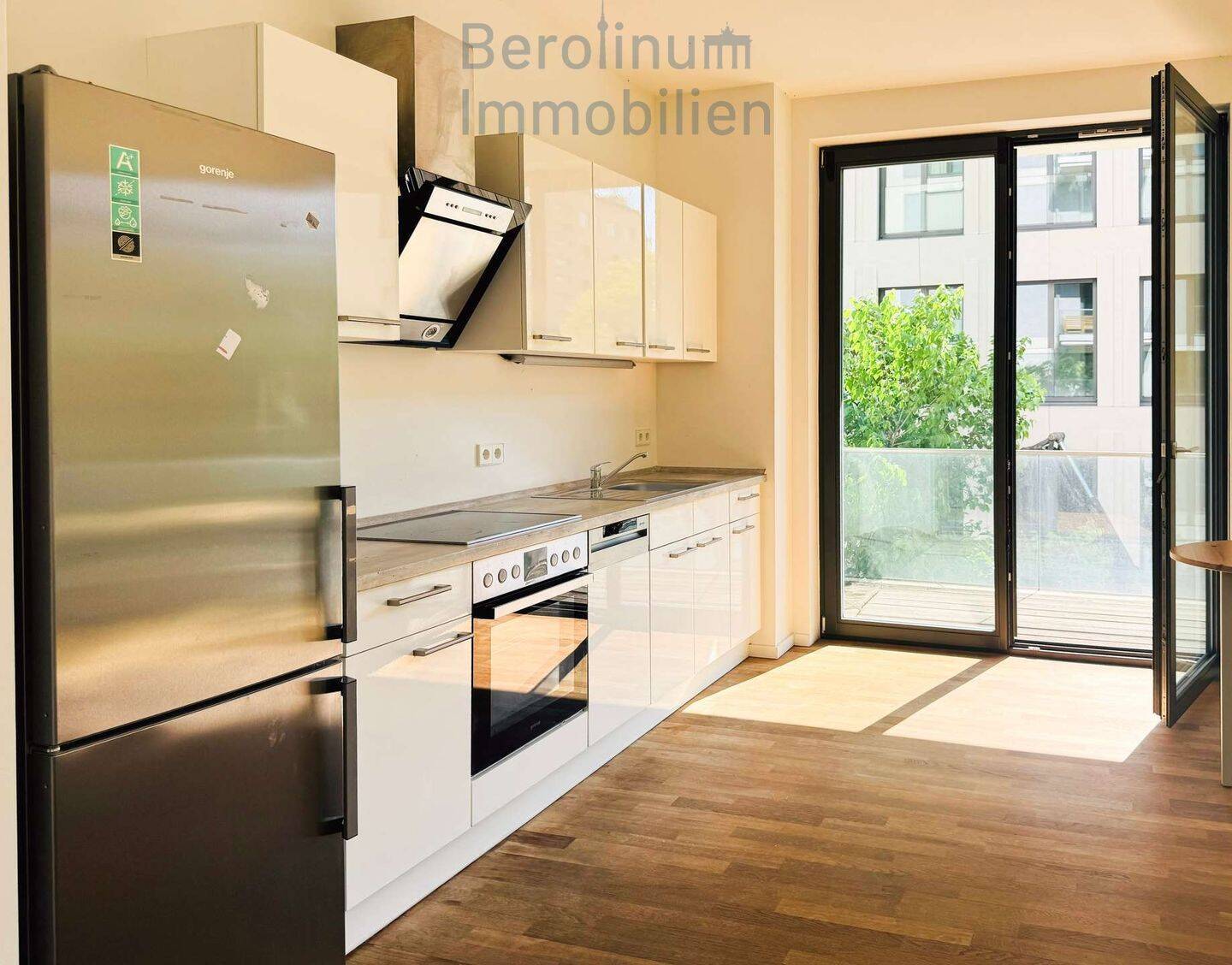 Zur Zwischenmiete: 3-Zi-Whg mit Balkon in einem modernen Neubau in Mitte - Photo 1