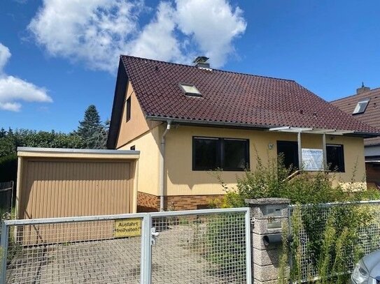 Einfamilienhaus mit Vollkeller und Garage nahe Britzer Garten