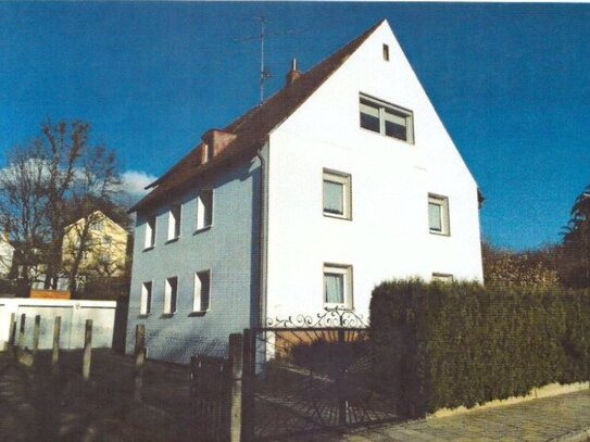 KNIPFER IMMOBILIEN - Dreifamilienhaus mit Potenzial in Regensburg zum Kauf!