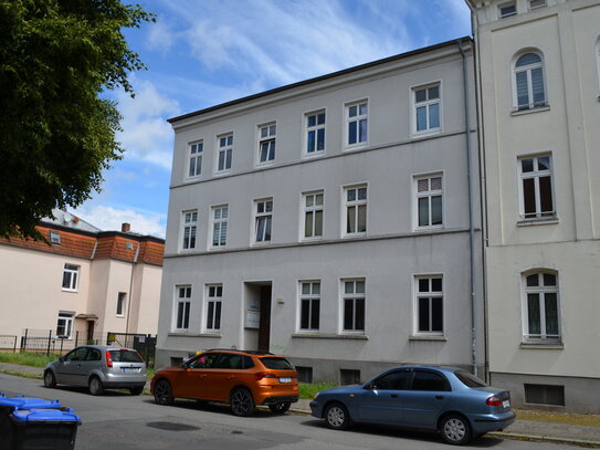 Mehrfamilienhaus mit 6 Wohneinheiten Vollvermietung im Güstrower Zentrum Nahe Rosengarten