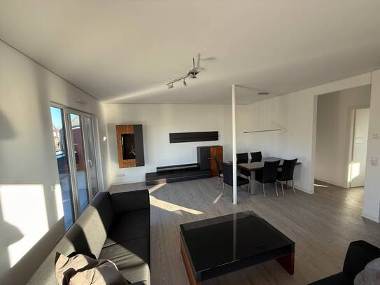 Wunderschöne möblierte 3-Zimmer-Penthouse-Wohnung mit exklusiver Innenausstattung und EBK in Bretten