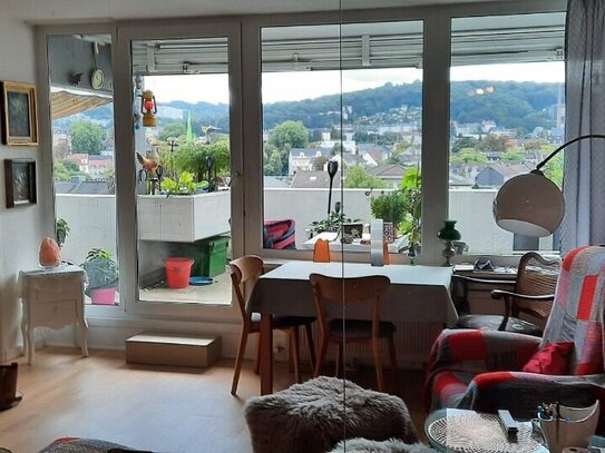 Attraktive 2,5-Zimmer-Terassenwohnung mit geh. Innenausstattung mit Balkon und EBK in Wuppertal