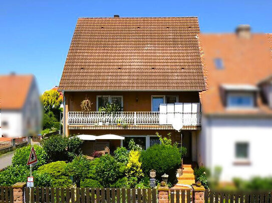 Einfamilienhaus mit Terrasse, Garten und Hof in Stadtnähe