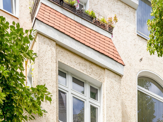 3-Zimmer-Altbauwohnung mit Balkon! Anlageobjekt in top gefragter Kiezlage