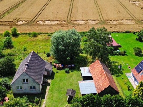 Renovierungsbedürftiges Einfamilienhaus mit großem Grundstück in ruhiger Wohnlage mit Weitblick