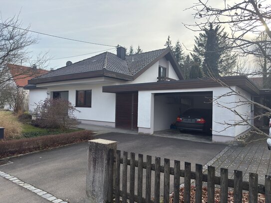 Exklusiv Wohnen - Modernisiertes Ein - Zweifamilienhaus mit Top-Austattung, Traumgarten & Garage