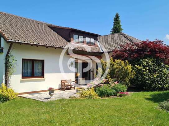 Gepflegtes Ein- oder Zweifamilienwohnhaus in Döhlau - Wohnfläche ca. 180 m² - sonniger Garten - Garage