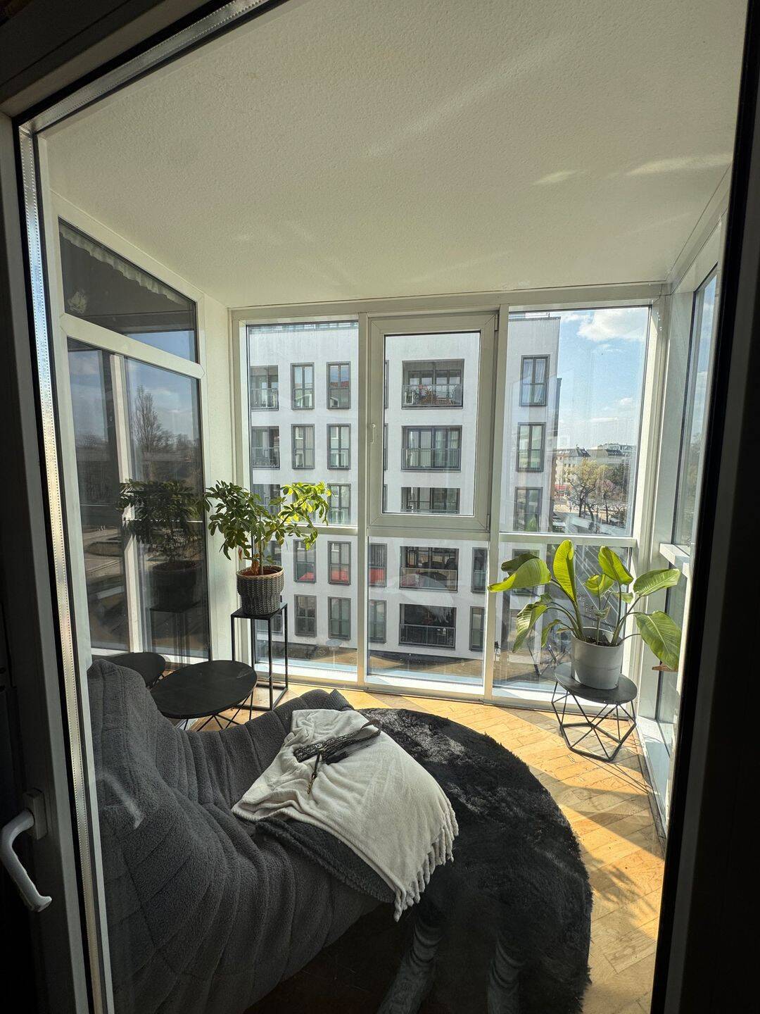 2 Zimmer Berlin Mitte mit Balkon - ab sofort - Foto 1