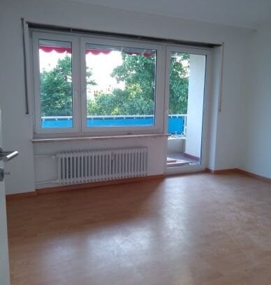 Wohnung zum Wohlfühlen mit Balkon und Blick auf den Pfälzer Wald im 2. OG