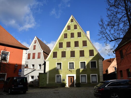 Ehem. Hopfenbauernhaus (E) zum Selbstausbau für große Familie oder Wohngemeinschaft mit Garten und Stellplatz