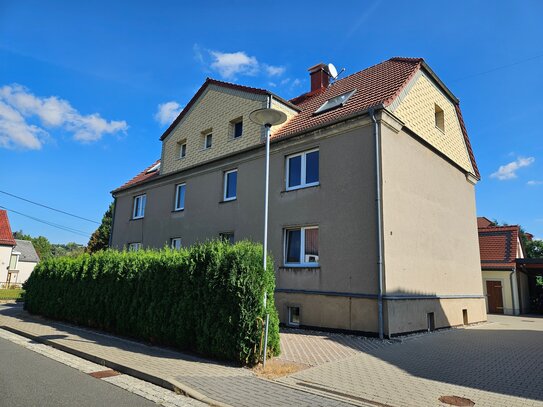 Dorfcharakter! 2,5 Zimmer Wohnung im 1.OG!