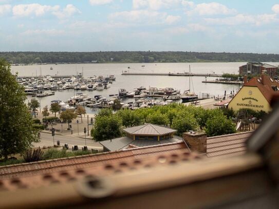 Eigene Scholle zentral in Waren(Müritz): ETW mit Gartennutzung und Balkon inkl. Blick auf die Müritz