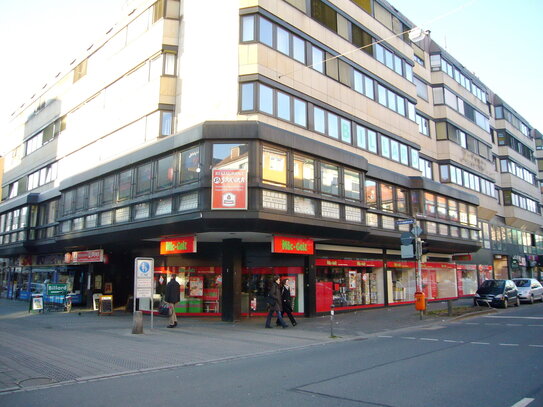 Eck-Ladenfläche zwischen Bahnhof und Aufseßplatz