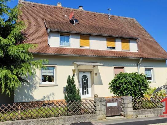 Gepflegtes 2-Familienhaus mit Wintergärten, Garagen und großem Garten in Neustadt/Aisch zu verkaufen