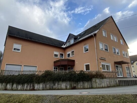 Möbliertes Apartment Wohnung in gepflegtem Wohn- und Praxisgebäude